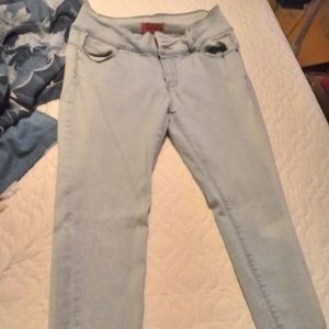 BUTT LIFTING JEANS!! VERY FLATTERING!!